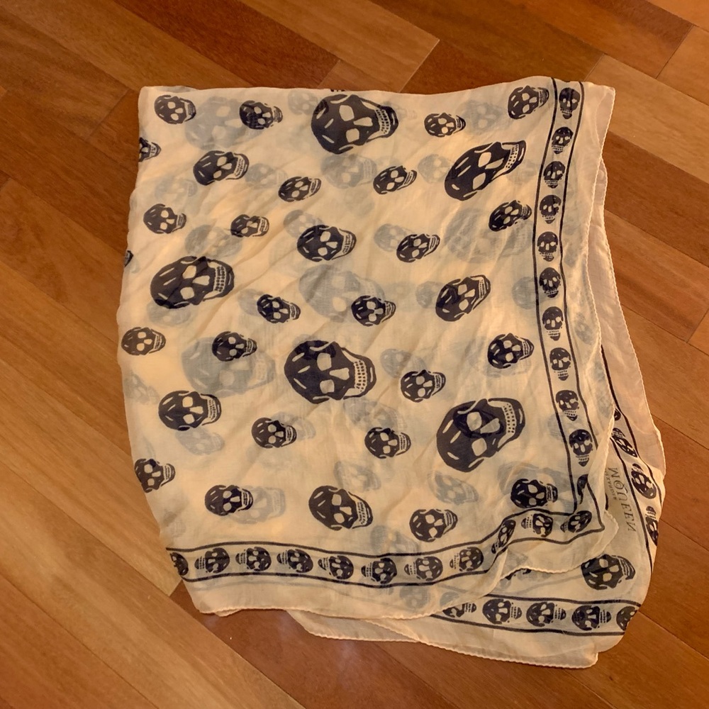 Alexander McQueen Ivory Scarf with Black Skull Print